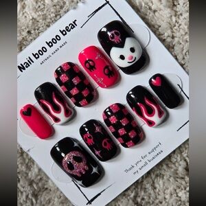 Kuromi Black & Hot Pink Skull Nail Set